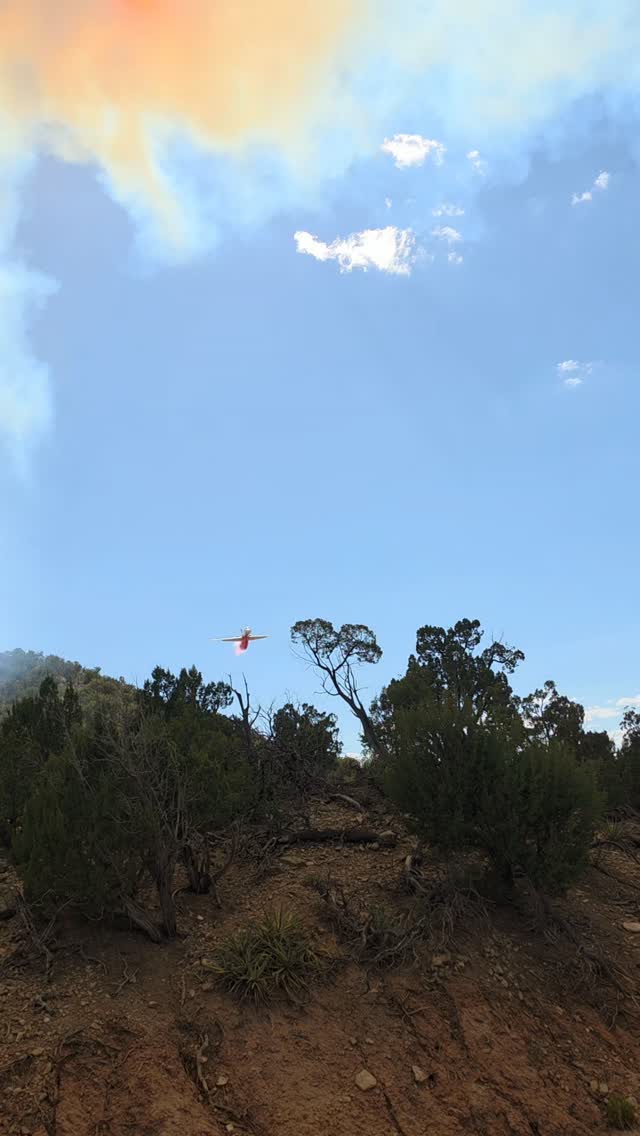 Been a busy week here in New Mexico the crew has been crushing it with direct line and working with avaiation resources.  Both fires this week surrounded by structures not one lost. Thankfull for these  pilots and the air support they provide. #wildfire #vlat #lat #airattack #newmexico