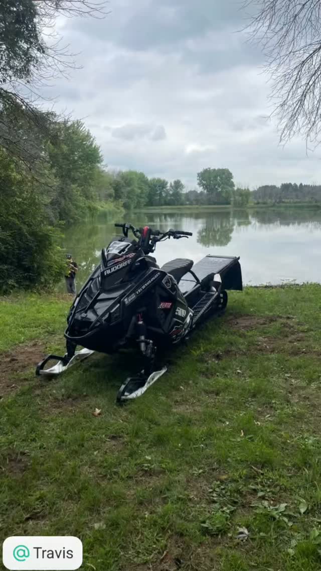 It's a beautiful morning for more test and tune on the water when you're dressed in black - @tafive4

#sledsonwater
#polaris
#54
#mountainsideperformance