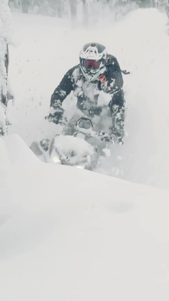 Ouch!! @oskar.andersson_
•
From a deep day in Whistler!

@lynx_snowmobiles #lynxsnowmobiles 
@ruffriders.se 
@cardo_orv 
@garminsweden