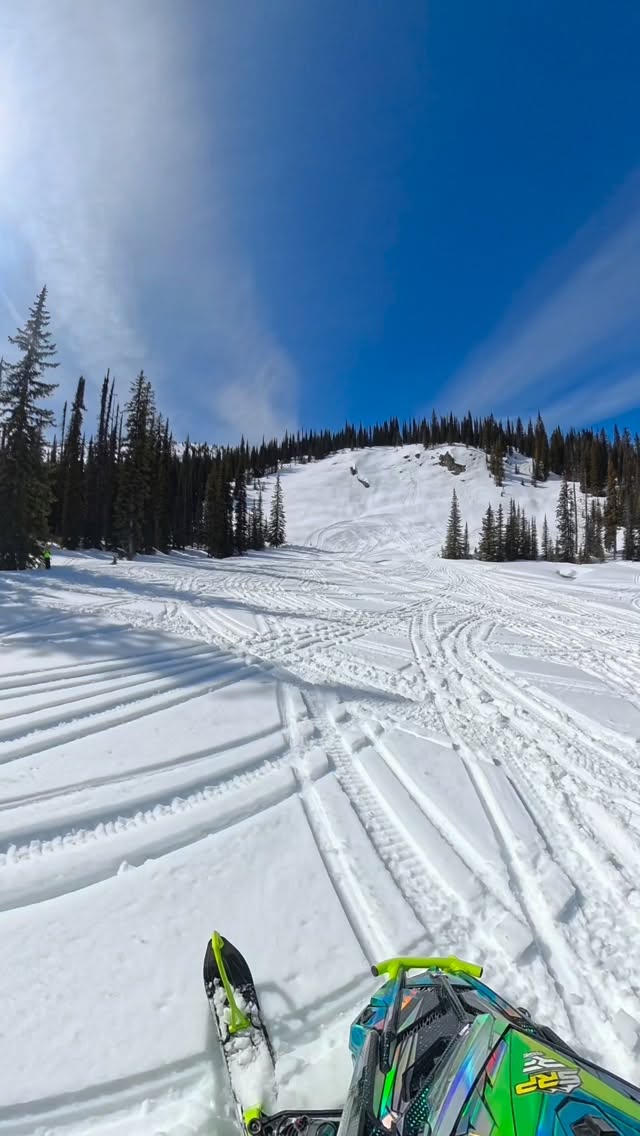 Season ender climb out of Whirley Lake. It’s been a minute since I’ve pulled this one. The booster speed really caught me off guard and almost sent me into the cabbage 😂

Sled:
@polarissnow 23’ Boost 165
@deviantink Tenzing Holographic Wrap 
@push_industries Titanium Muffler
@chrisburandt211 310 Track 
@zbroz_racing Rear Bumper
@zbroz_racing HD Springs
@3d_logik Adjustable Brake Lever 
@seinenracingproducts P85 Kit
@seinenracingproducts Clutch Kit
@tkicnc 9” Rear Wheel Kit
@trsperformance Powerflow Air Valve @rpm_powersports Silicone Couplers @cvcustoms.snow Lightweight E-Start
@backwoodsbmp Front Bumper
@3d_logik Ribkage Intake 
@len_performance Front Shocks

Gear:
@klim Helmet, Gloves & Boots
@peakouterwear Monosuit
@tempestoptics Goggles
@backcountryaccess Avy Gear
@oxbowgear Radio

Other Honourable Mentions:
@cobrapullcords 
@ridefastcompany 

#snowmobiling #sledding #braap #lenperformance #ridelen