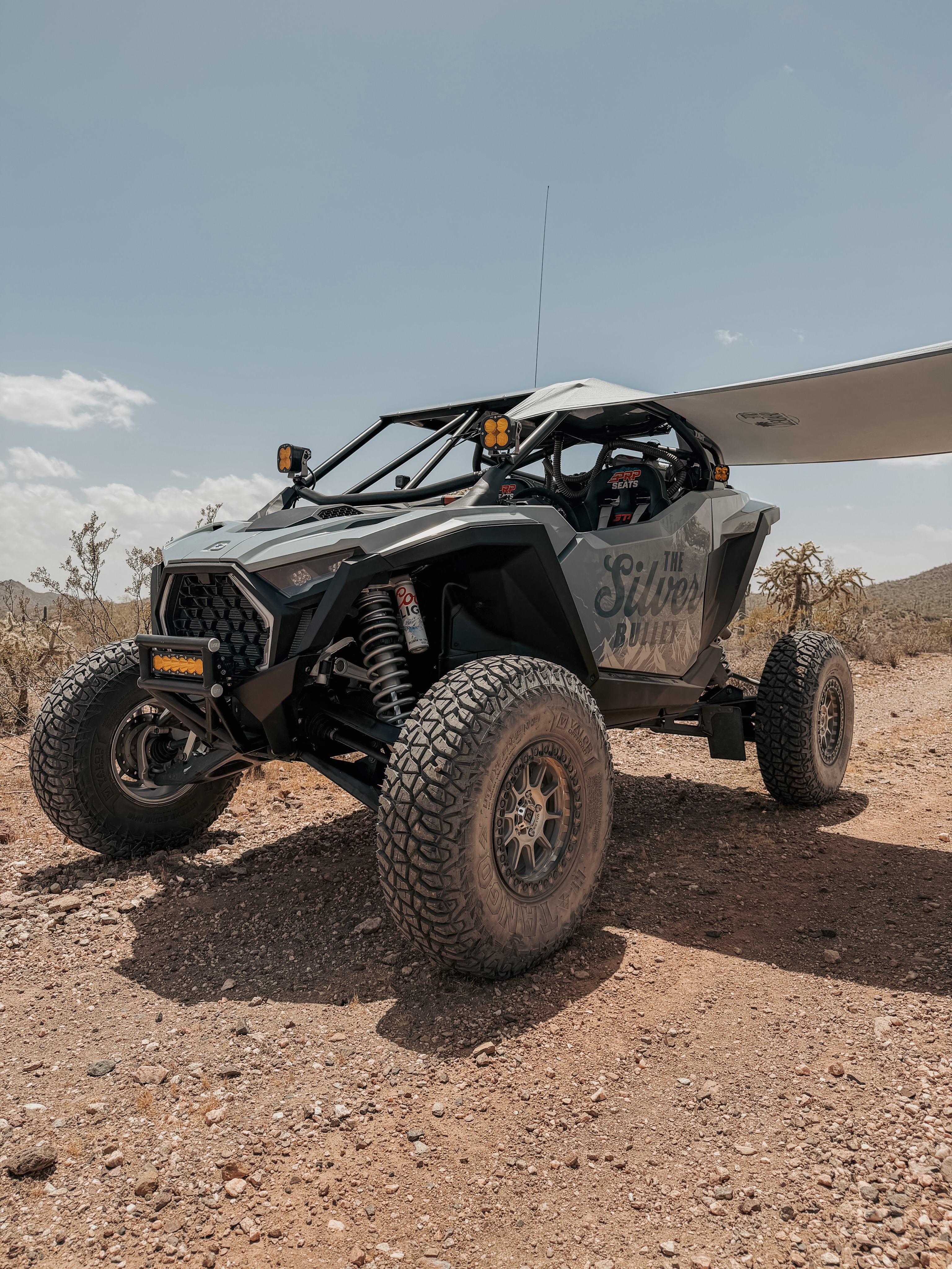 Riding essentials:
@prpseats seats, harnesses, steering wheel
@valoroffroad wheels and tires
@bajadesigns lights
@brickcityfab cage and bumper
@siteshades site shade
@pciraceradios radio and pumper system
@tactmedinfo med kit
@boxousadirect tool roll kit
Some crisp ice cold @coorslight