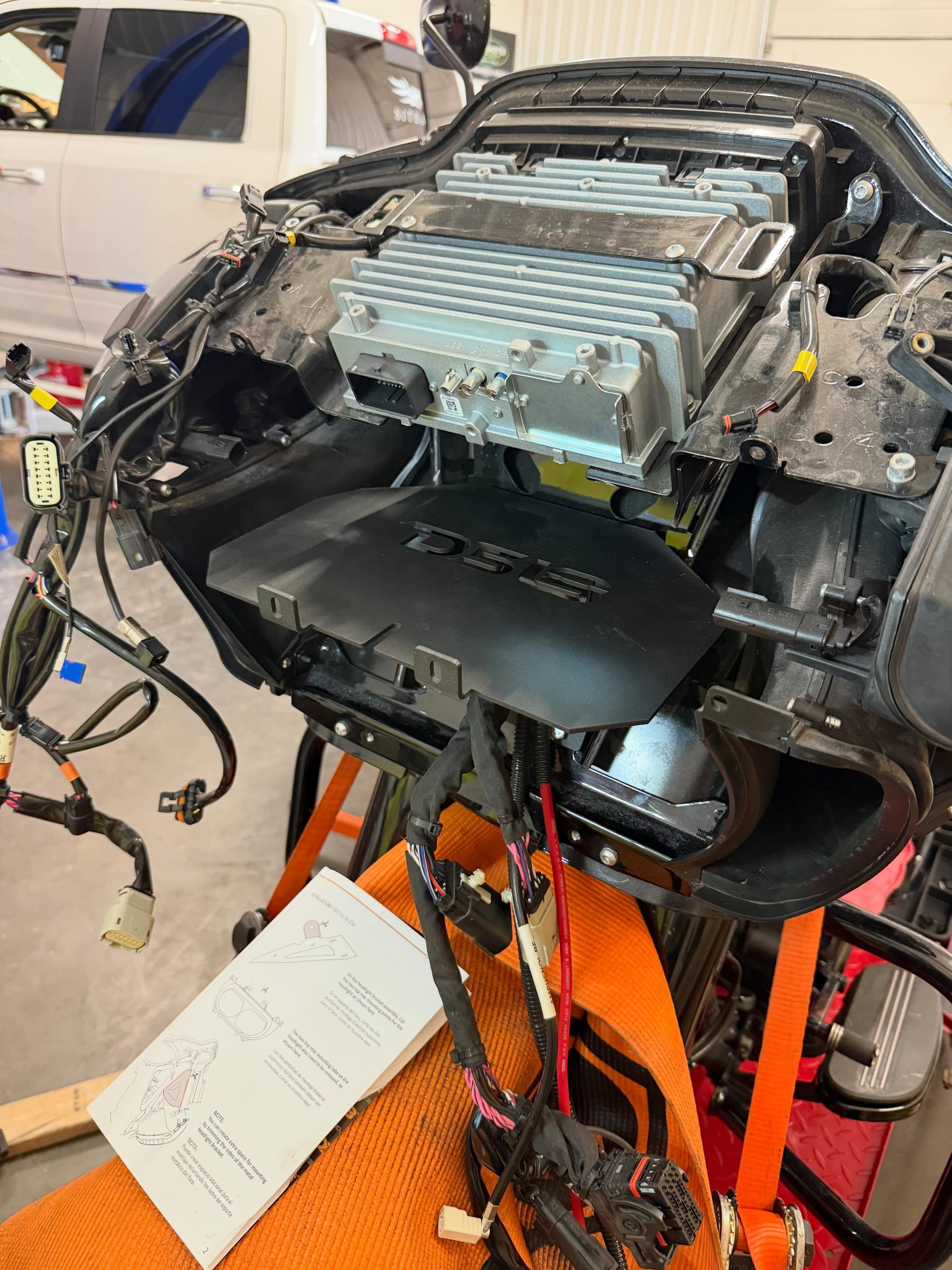 DS18 Amp plate instal on this 2016 Roadglide. Great solution for keeping your stereo secured and cleaned up. Don’t let your amps bounce around in the fairing! @ds18audio #harley #roadglide #install #relentlessmotorworx