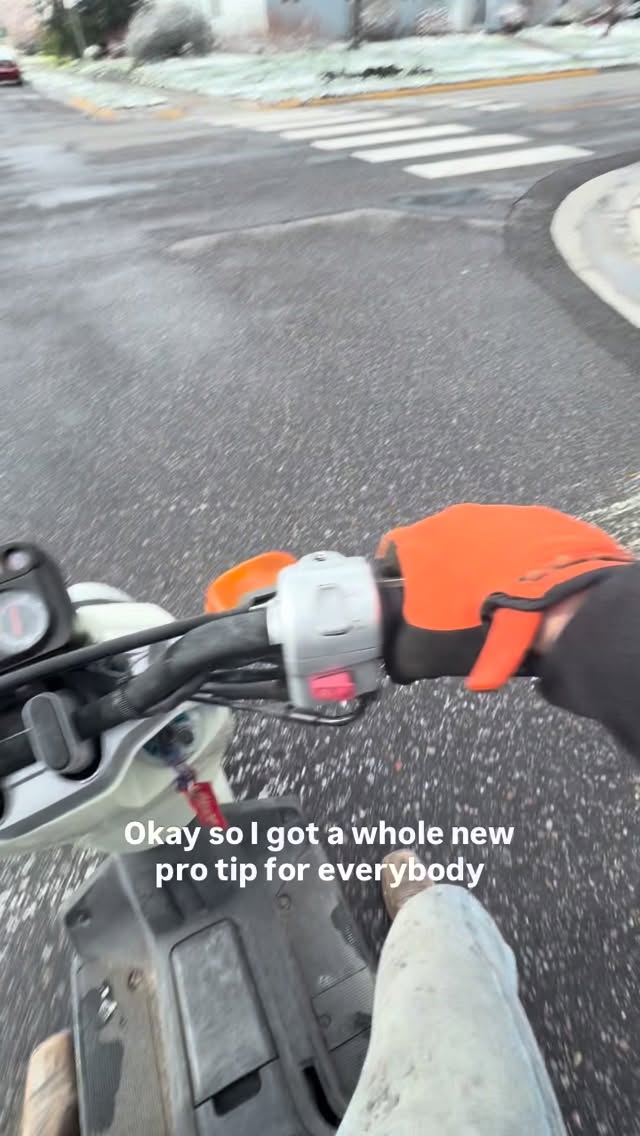 Desperate times call for desperate measures.
#dirtbike #streetbike #morningcommute #friday