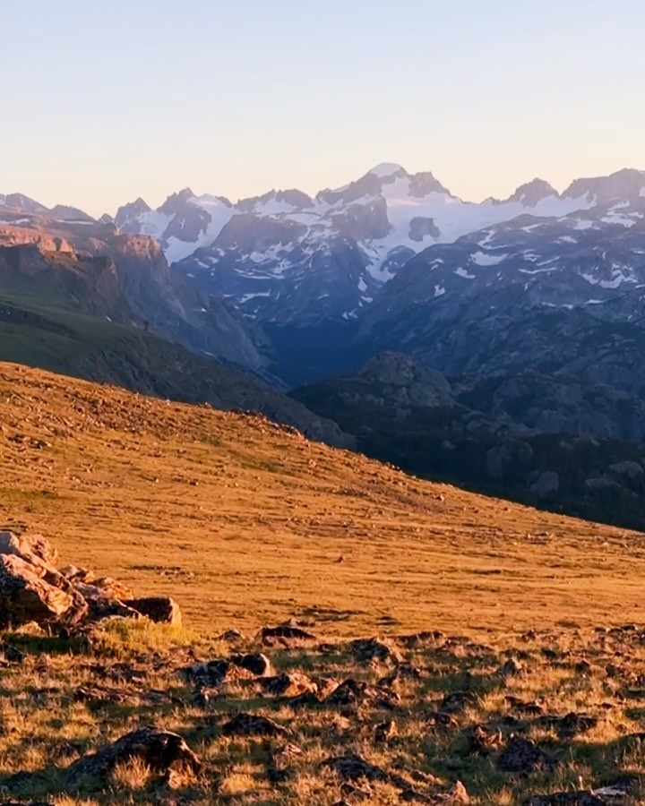 Cowboy country 🤠. Montana and Wyoming; a sojourn to the beautiful, remote Gannett Peak deep in the Wind Rivers. What. A. Place. Thanks for the opportunity @windriverclimbing, heart is full. Can’t wait to go back.

A random mixtape of snippets from the Winds and family lake hangs in northwest Montana.

Early morning arrival at the top of Wyoming! Gannett Peak with @windriverclimbing 🙏

Scenic Pass dusk over Gannett, and all cleaned up with @joshjespersen in Whitefish, MT. :)

Gannett summit ridge sunrise. @windriverclimbing

High-quality places to get low-quality sleep.

Ran into @ty.guarino and @toddmsnell out there as they arrived on horseback! Quite the place to have a chance encounter with friends and mini reunion from 2024 Denali. Great to hang with you, gents!

Gannett BTS shenanigans: Mosquito nets, endless stream crossings.

Lake days with mom and gram 💛💛💛 @loreleiwalden

Getting a little better at wake surfing! 🏄🏼‍♀️

And @joshjespersen getting A LOT better, typical 🤠

On the long descent down the snowfields and glaciers of Gannett, summit upper right.

Elk near camp at sunrise. They came right up close to investigate our tents.

🐻 🐾

A flippin’ good time was had! 🫈