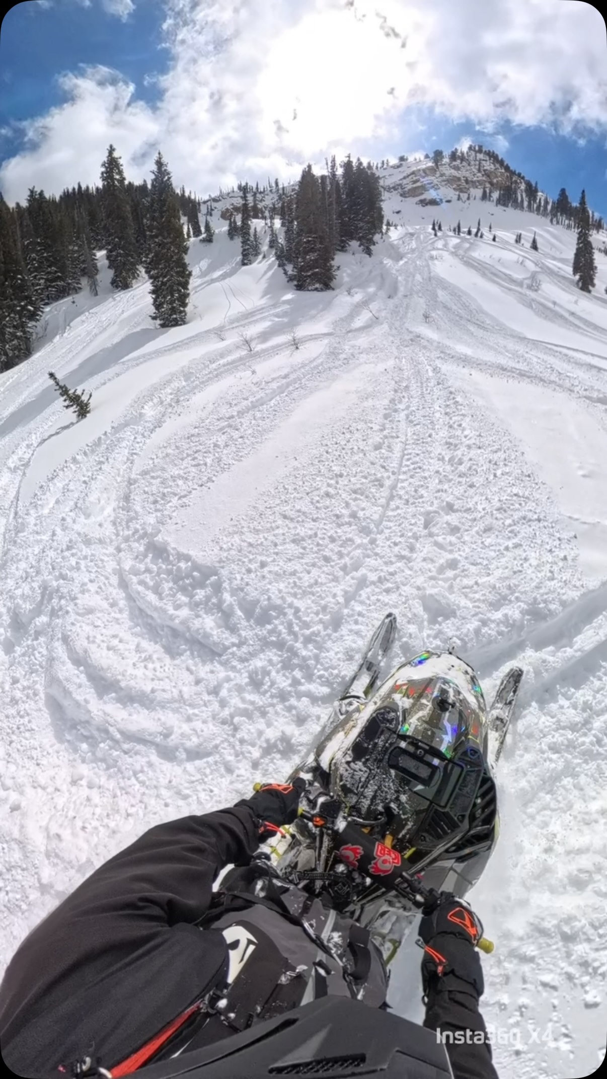 Getting fired up for it! 

#skidoo #backcountrysnowmobiling #snow #thatskidoofeeling #winter