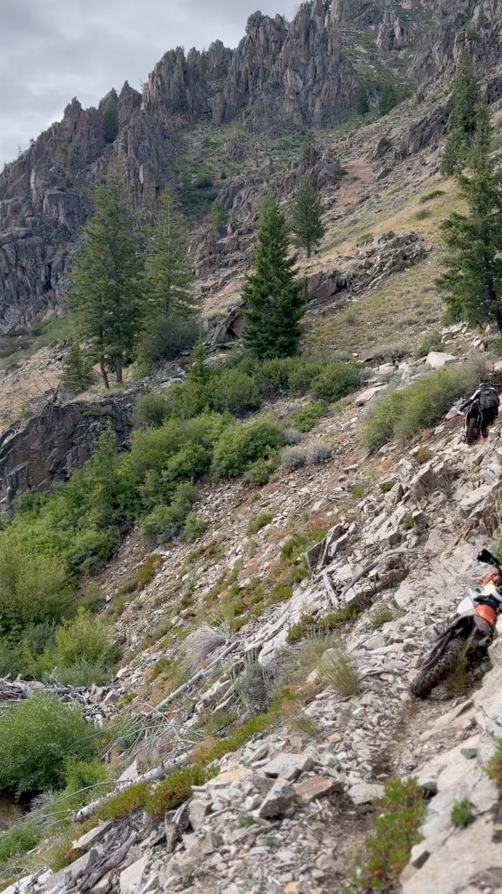 Epic Hero dirt kind of night.  Man I love where I live!  As always huge shout out to @seatconcepts, @deviantink, @oxbowgear, @acerbis, @flyracing, @wlfenduro, @husqvarnamotorcyclesusa, @slavensracing and everyone who helps out bikes stay on the trails!