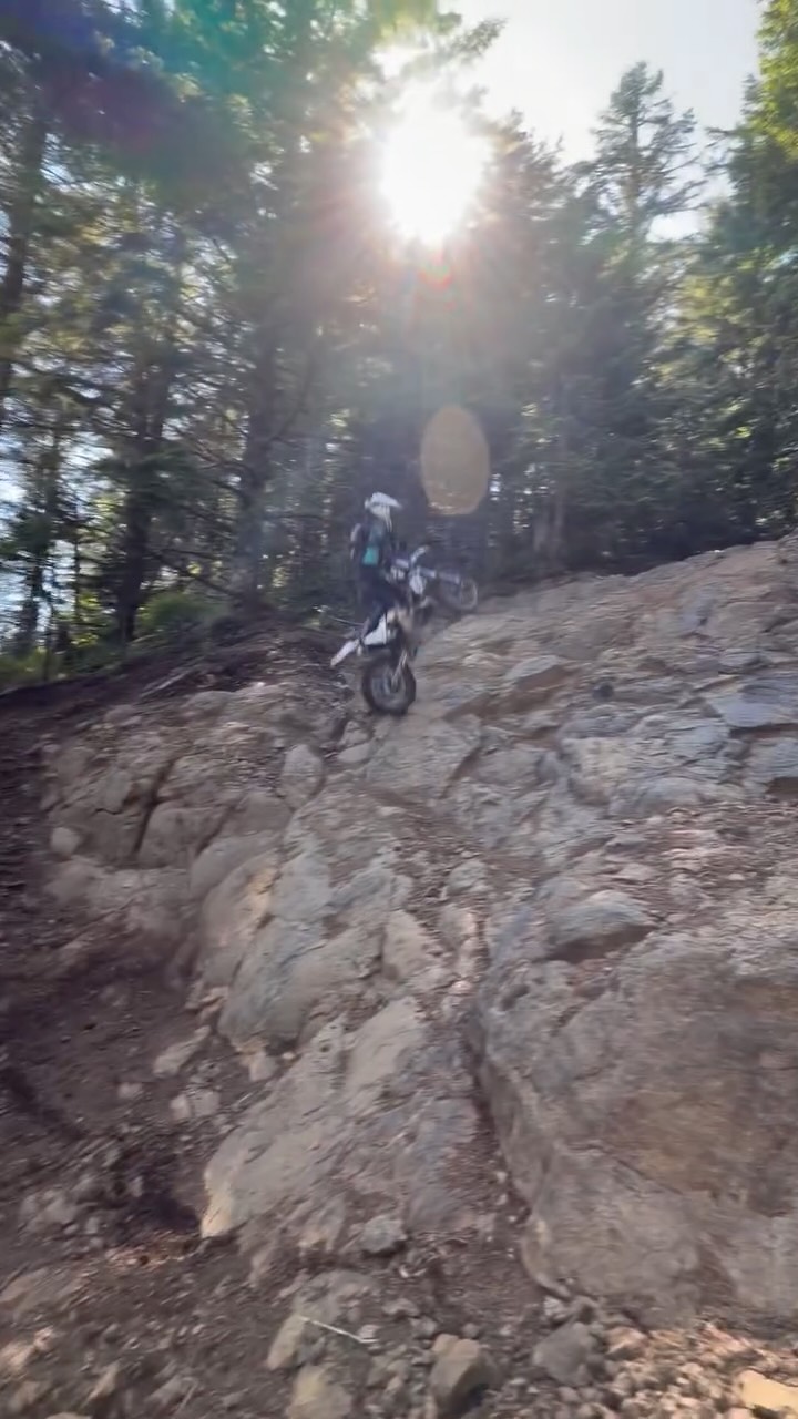 Only took about 7 tries to do 7UP without a dab 🤦🏻‍♂️

#TE300 #TeamMotoSport @motosportinc #P3Protected @p3carbon @astra_offroad @dirtunitedraceteam