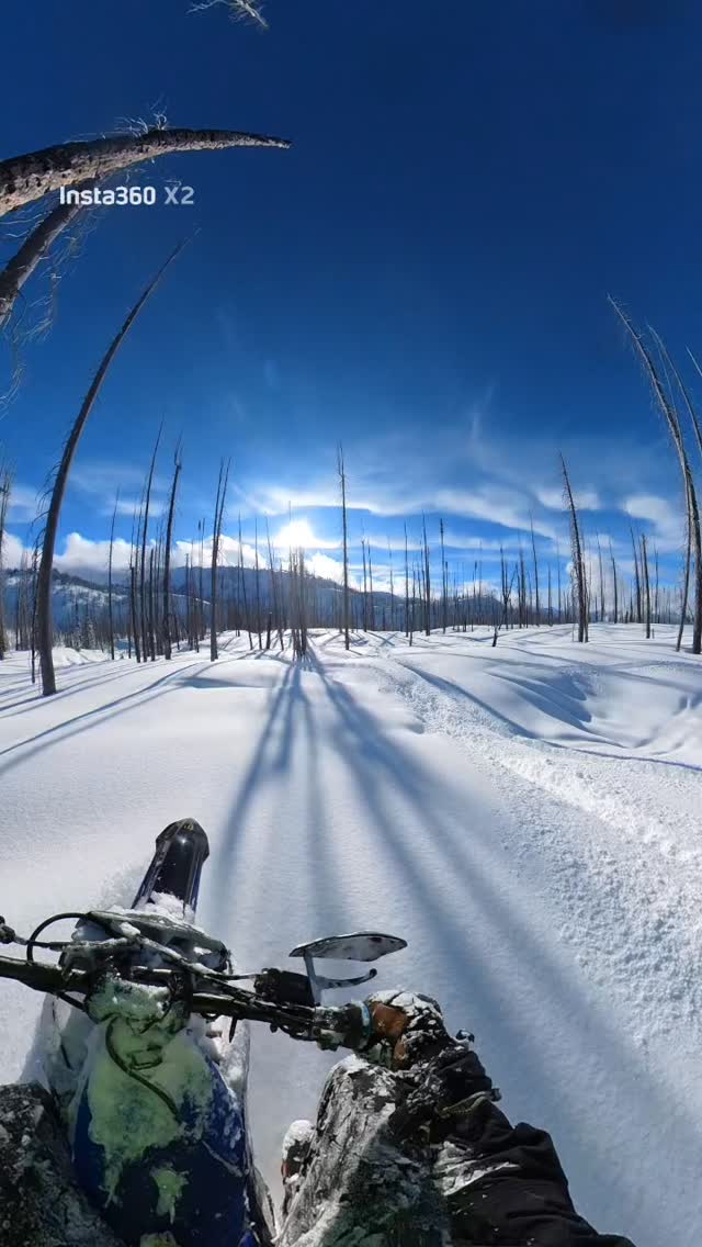 Crazy the places you can take a dirtbike @yetisnowmx #yetisnowmx #moto #letsridebc #winter