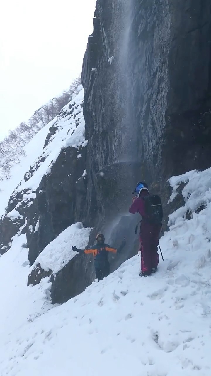 Tapping into new zones & chasing waterfalls with @chrisburandt211 & the KBT team💦🇨🇱 
🎥 @velocityvids #klimlife #theperfect #klimbackcountry #waterfall #chile