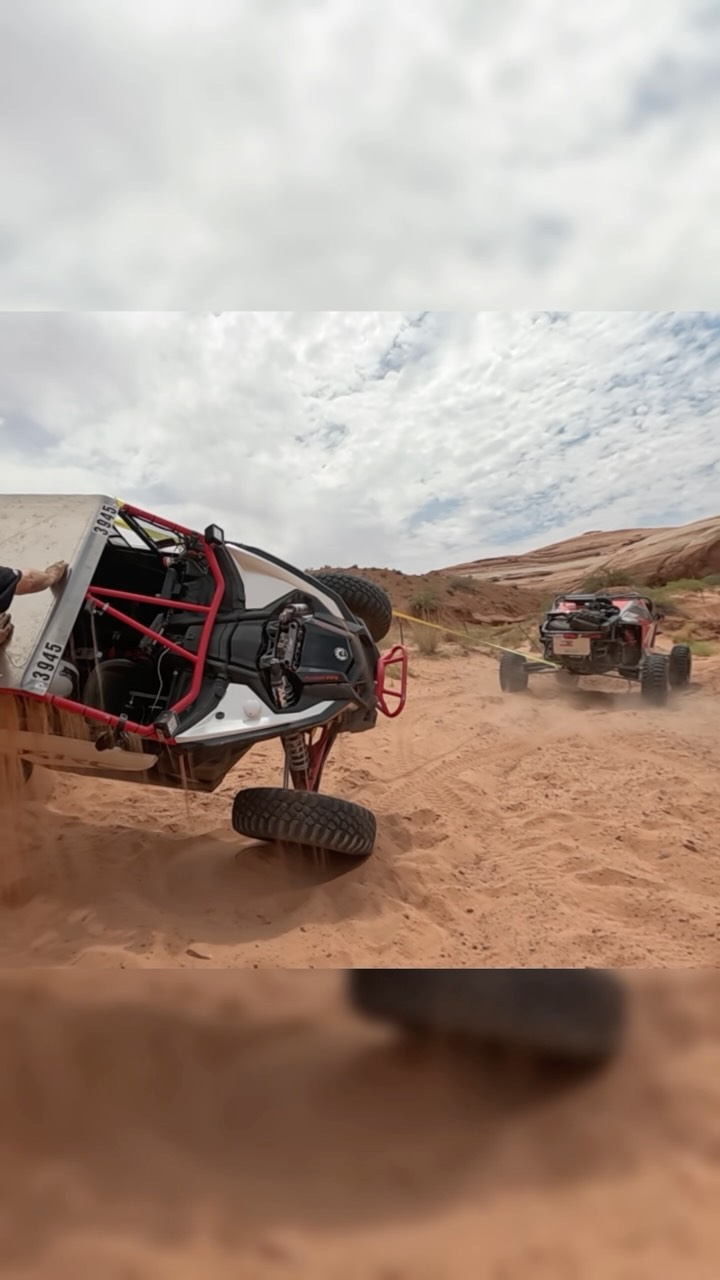 TrailMater fun ride took a hard turn…
#moabutah #whitewashsanddunes #trailmater #sxs #offroad