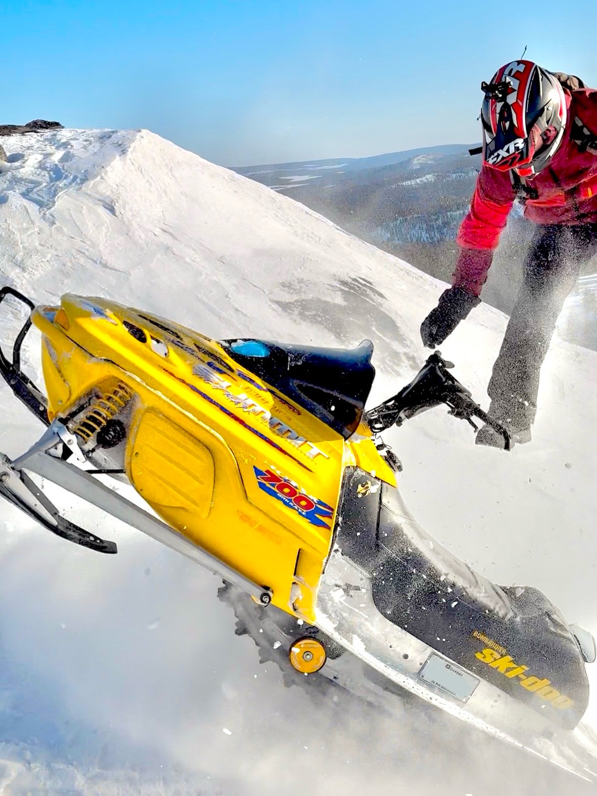 Sometimes… 😂😂
🔥🔥❄️❄️🌄🌄🤘🤘

#skidoo #snowmobile #snow #north #mountain
