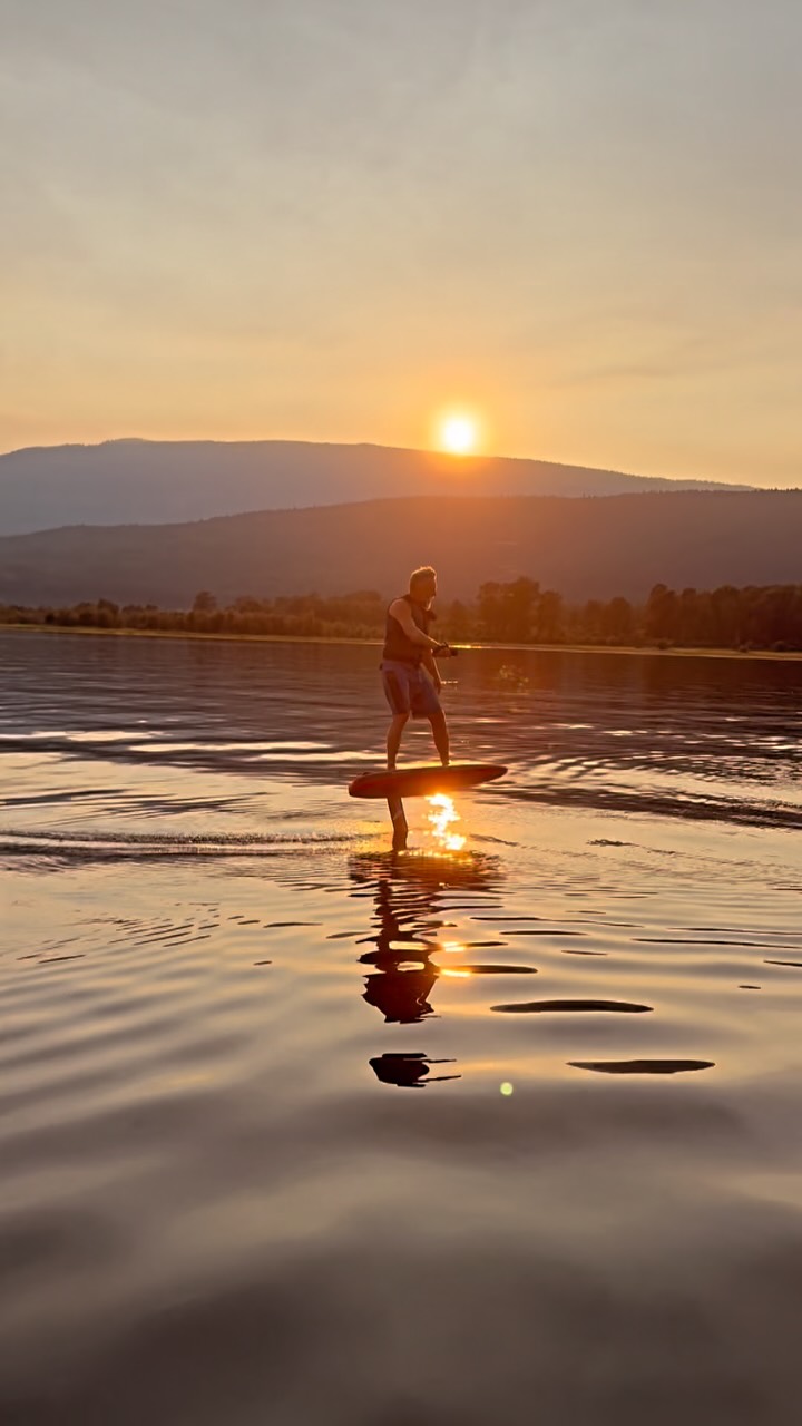 Sunset serenade…

@liftfoils Florence X
#lift #efoil #florence #sunset #endlesssummer