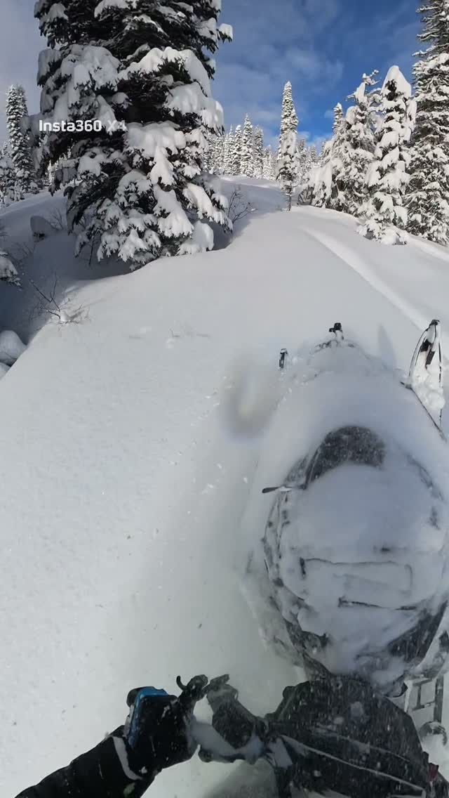 Hopefully have a lot of days that look like this in the future 🤞❄️⛰️

#snowmobiles #snowmobiling #snowmobile #polarissnow #winter