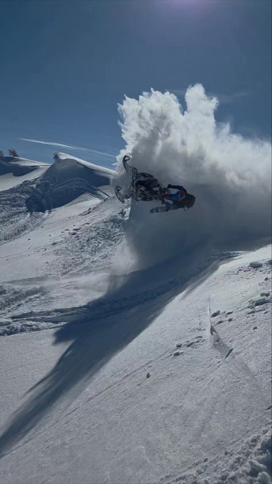 Very rarely do I get a snowmobile photo that I'm just in awe about.. This is one of them. A couple short years ago I never would have tried something like this! #progressing #practice #practicemakesperfect #failtosucceed #snowmobile #boost #oxbowgear #skinzprotectivegear #KLIM #journeyfarther #zbrozracing #polarissnow #bestrides