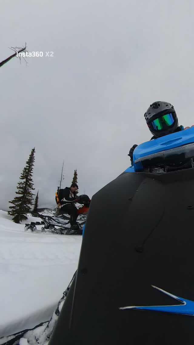 When @850brownbandit_  comes over the @oxbowgear radio while @craven.corey @mattmedina84 and I are going over some maps at the top.😂😂
@sledsend