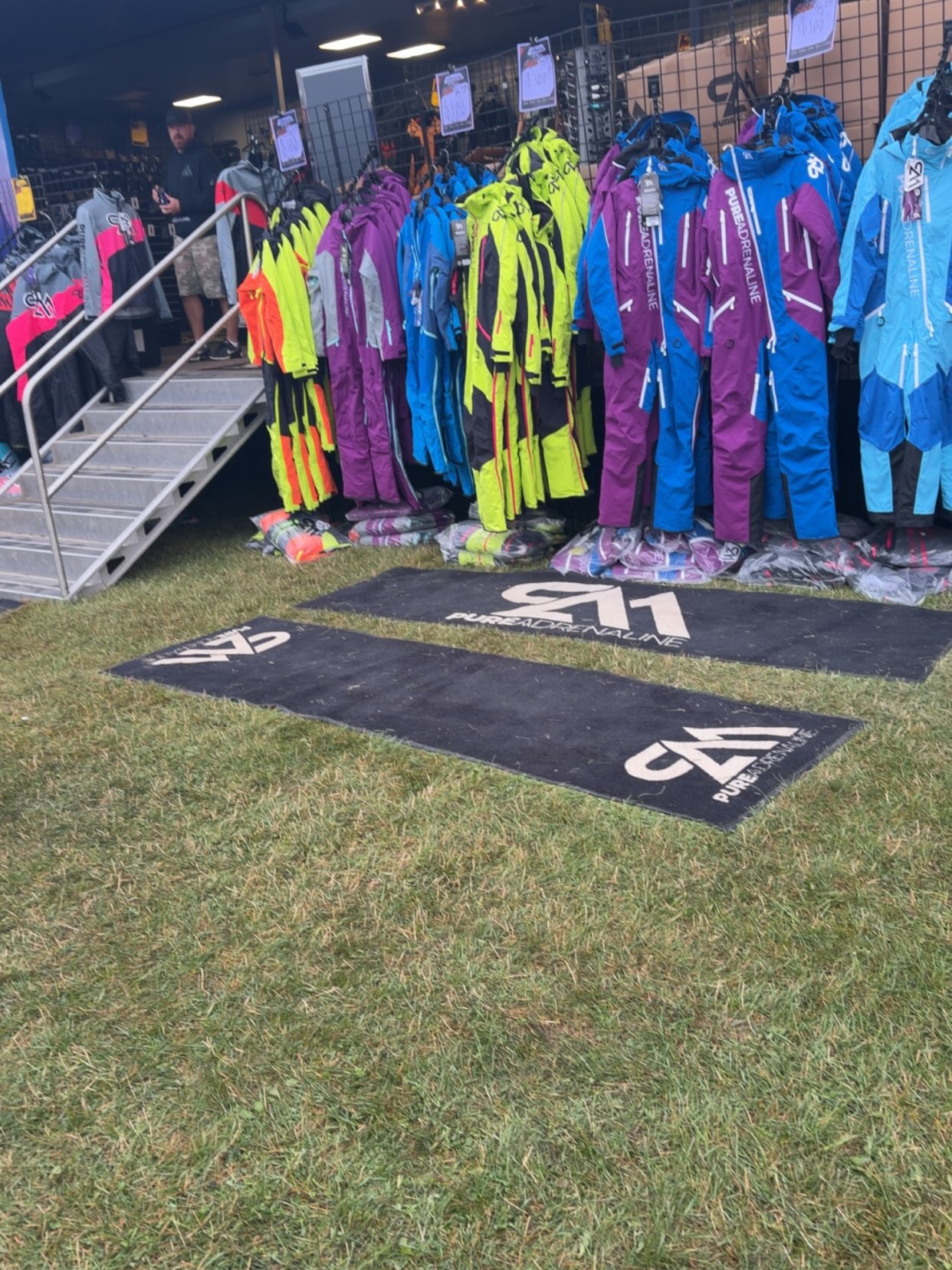 And that’s the end of another @haydays_grassdrags had an absolute amazing time at the @pureadrenalinesnow booth. It was an absolute honor getting to meet so many great amazing people and making connections for a life time and I can’t wait to see you all again so until next time.