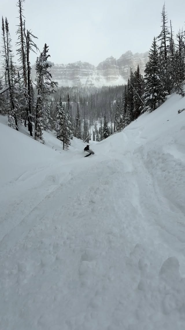 Didnt noticed at the time but the back drop in this video is one of a kind and has me dreaming. @kylerc24 always there to capture the moment. 

#letitsnow❄️ #blessed #ɢᴏᴅɪsɢᴏᴏᴅ