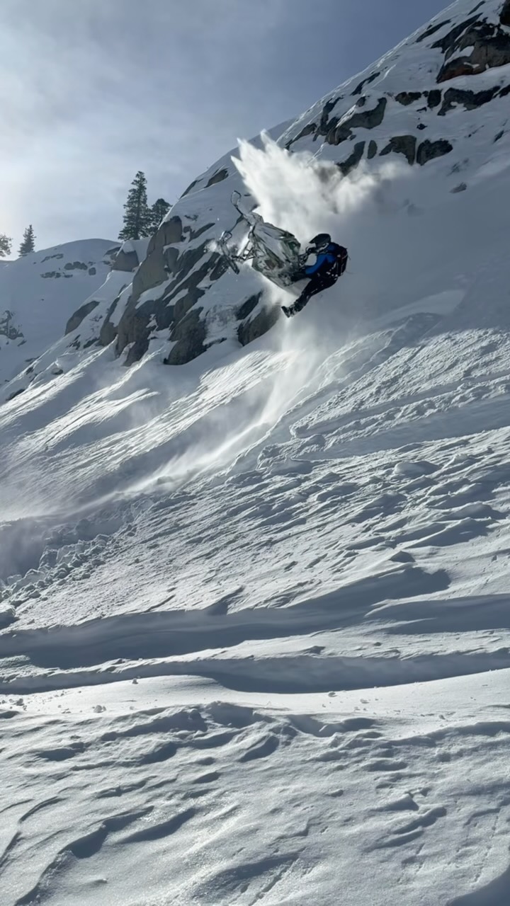 Take flight. 🦅🫡

Can’t wait to get airborne this season and push my limits even more.

#snowmobiling #winter #mountains #love #journeyfarther

📸 @tshanebro