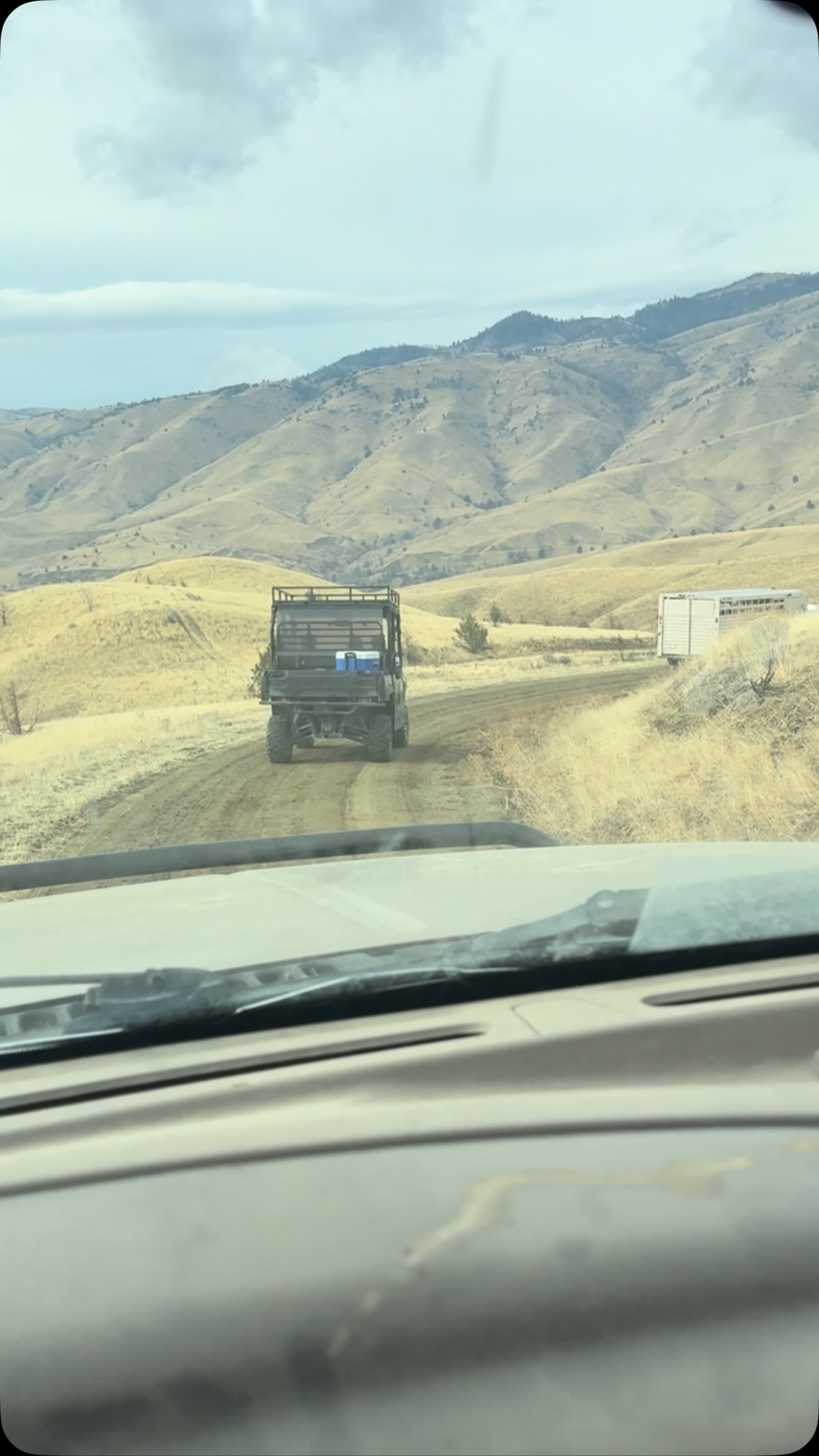 Raising capable ranch kids, especially daughters is quite the blessing and a curse 😂. Yesterday it was a blessing. We had to head over to the neighbors to get some of our cows back. It worked out pretty good to have my oldest daughter drive our buggy over while me and @mrs.empireleather both took pickups over because we definitely needed both trailers. #godscountry #ranchlife #ranchkids