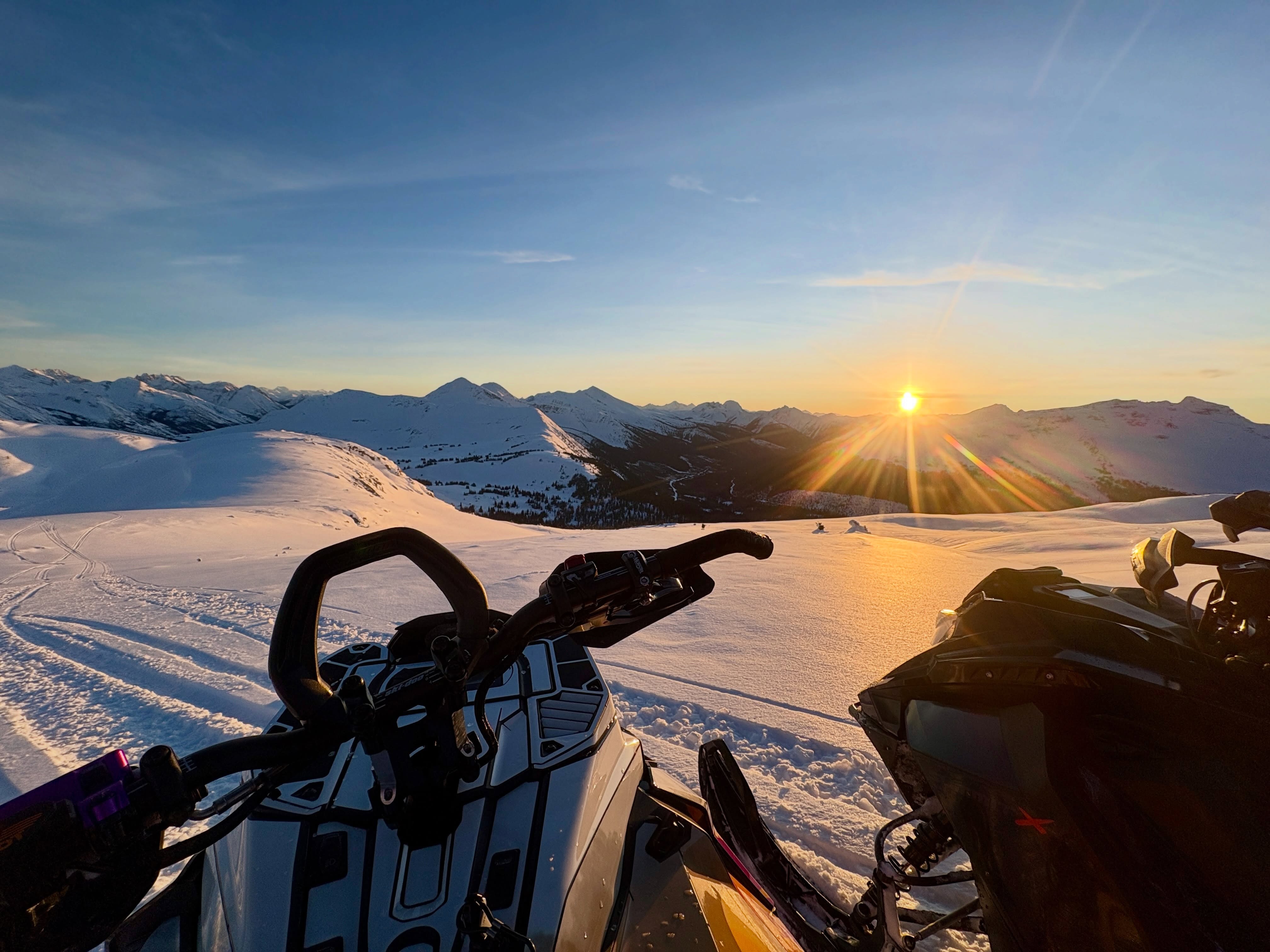 Almost that time of year again ❄️🌨️💃🏼

_________________________________________________________
@509inc @509women 

#fuelyourpassion #braap #thatskidoofeeling #509ambassador #mountains