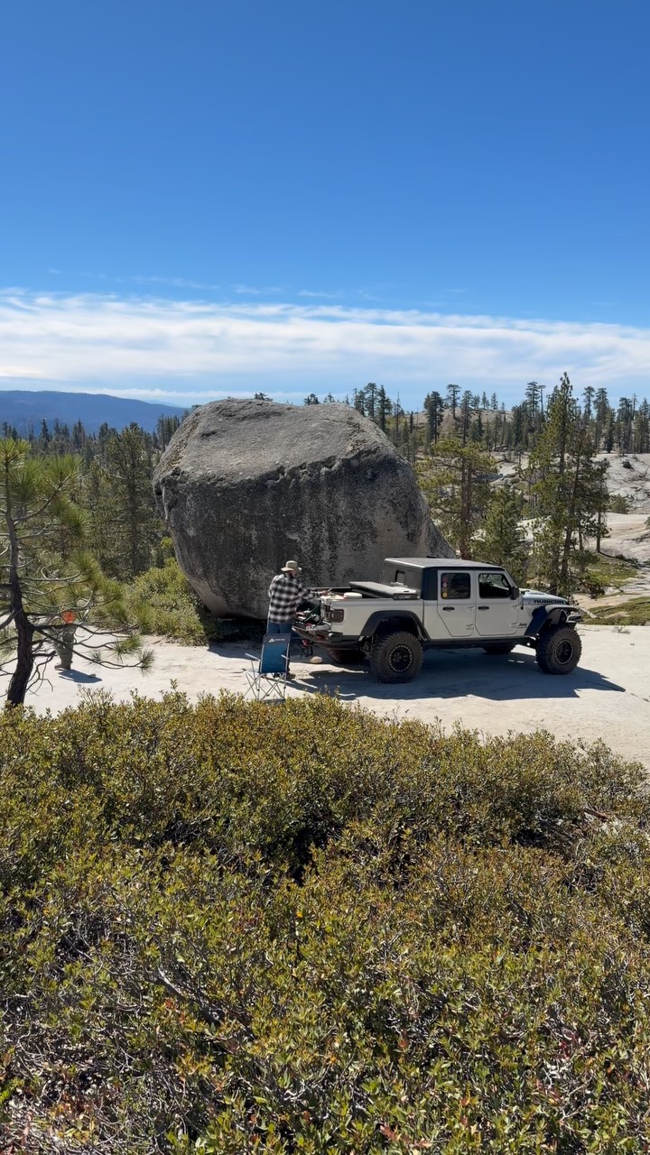 Making breakfast on top of Wuzzer Hill this morning

#offroad #jeep #4x4