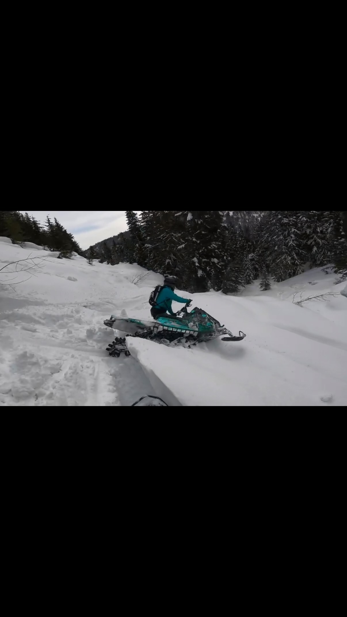 Taking the quick way around🦅
@rainy_creek 
@klim 
@seinenracingproducts 
@m7_designs 
@munstercanada 
#polarissnowmobiles #revelstoke #rainycreekpowersports #stoked