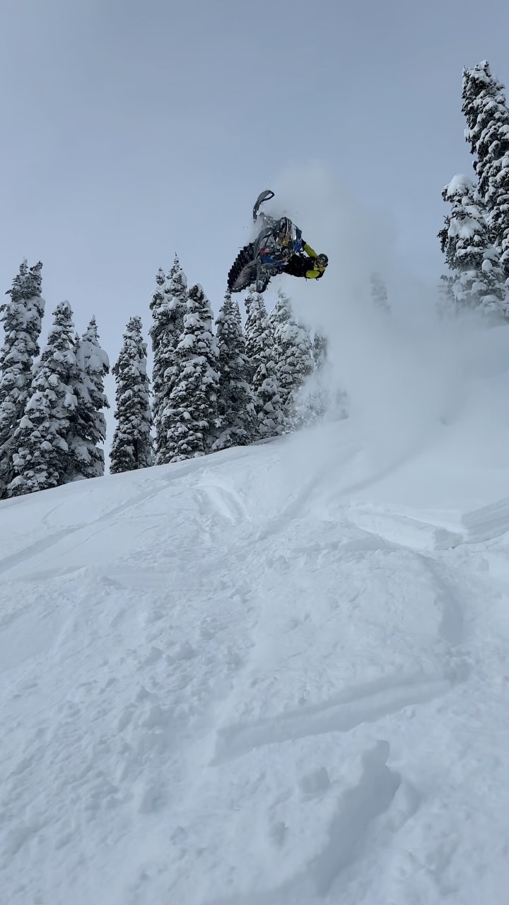Summers cool and all but … can we just get back to this @509 @arcticfxgraphics @cheetah_snow @skidoo