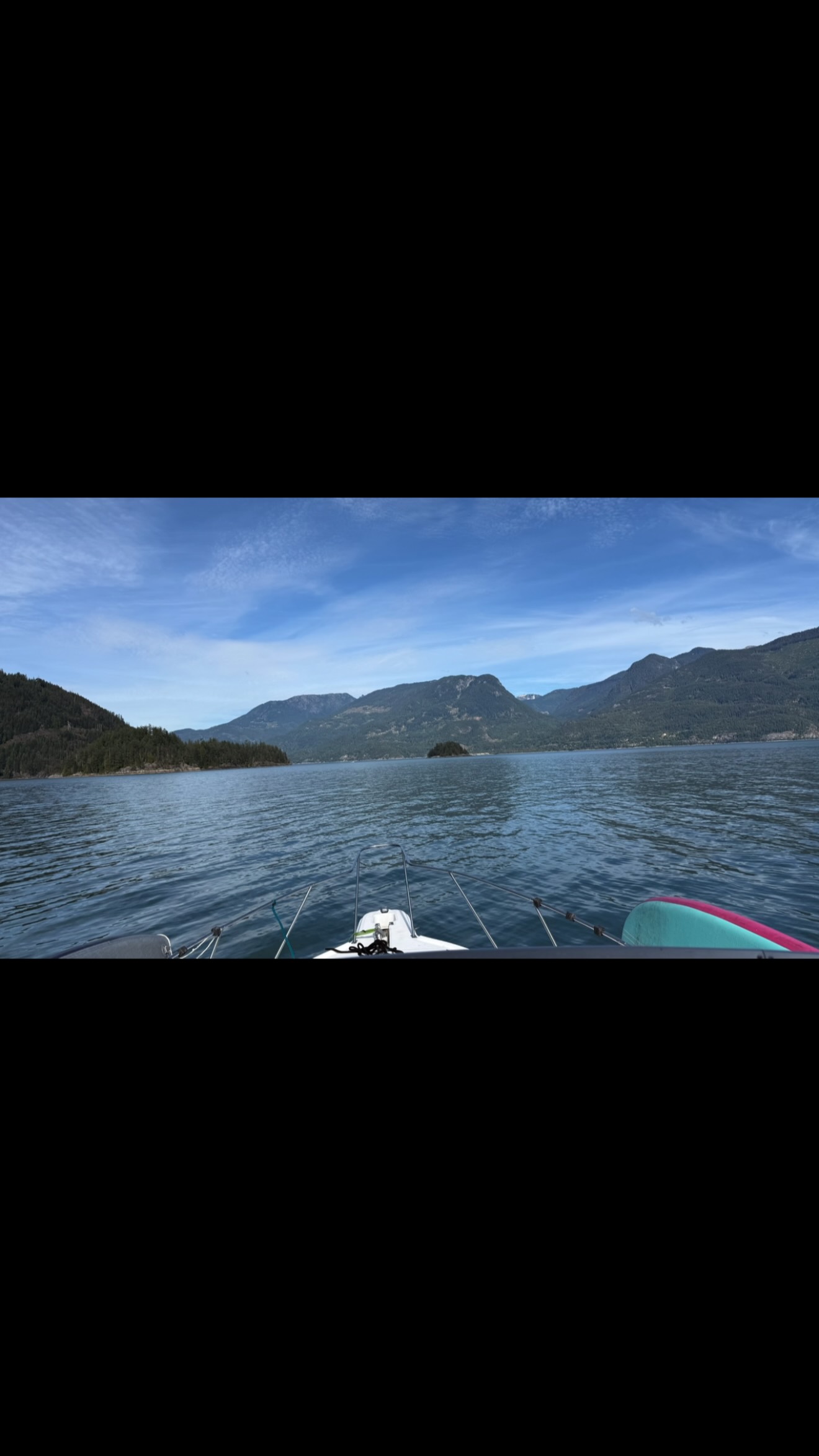 whales welcoming us back to Squamish!! ♥️ @strykerboats @roamfoils @canadianboardco @kahunapaddleboards