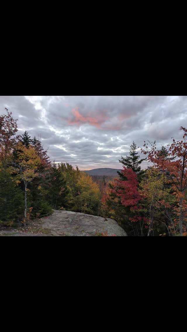 Did a little morning hike in Inlet to check out the changing leaves.

#fyp #fallvibes #winteriscoming❄️ #hike