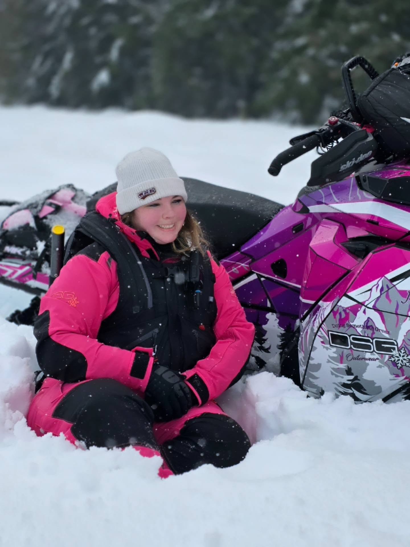 It's 90°... of course I'm dreaming about rolling in snow right now 🥵 ❄️ Who's counting down the days until sled season? 🙋‍♀️

@dsgsnow 

#Summer #DreamingAboutWinter #SledLife #DSGSnow #DoingSomethingGreat