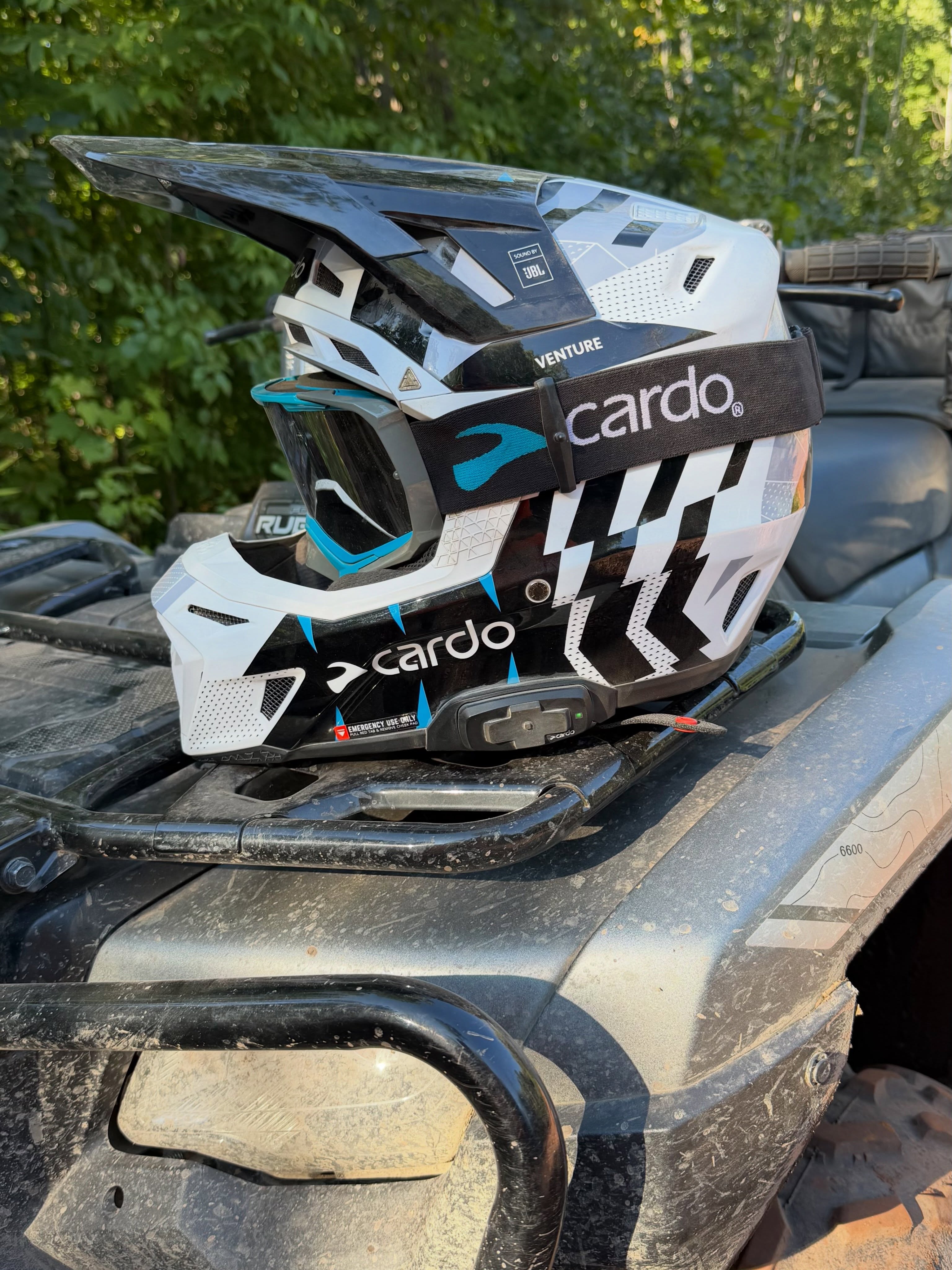 Rocking the @cardo_orv Venture on the trails on an amazing Sunday.  Today’s ride is more about fun riding with family but had to snap one photo.  Puting on miles on the @honda_powersports_us Rubicon 520