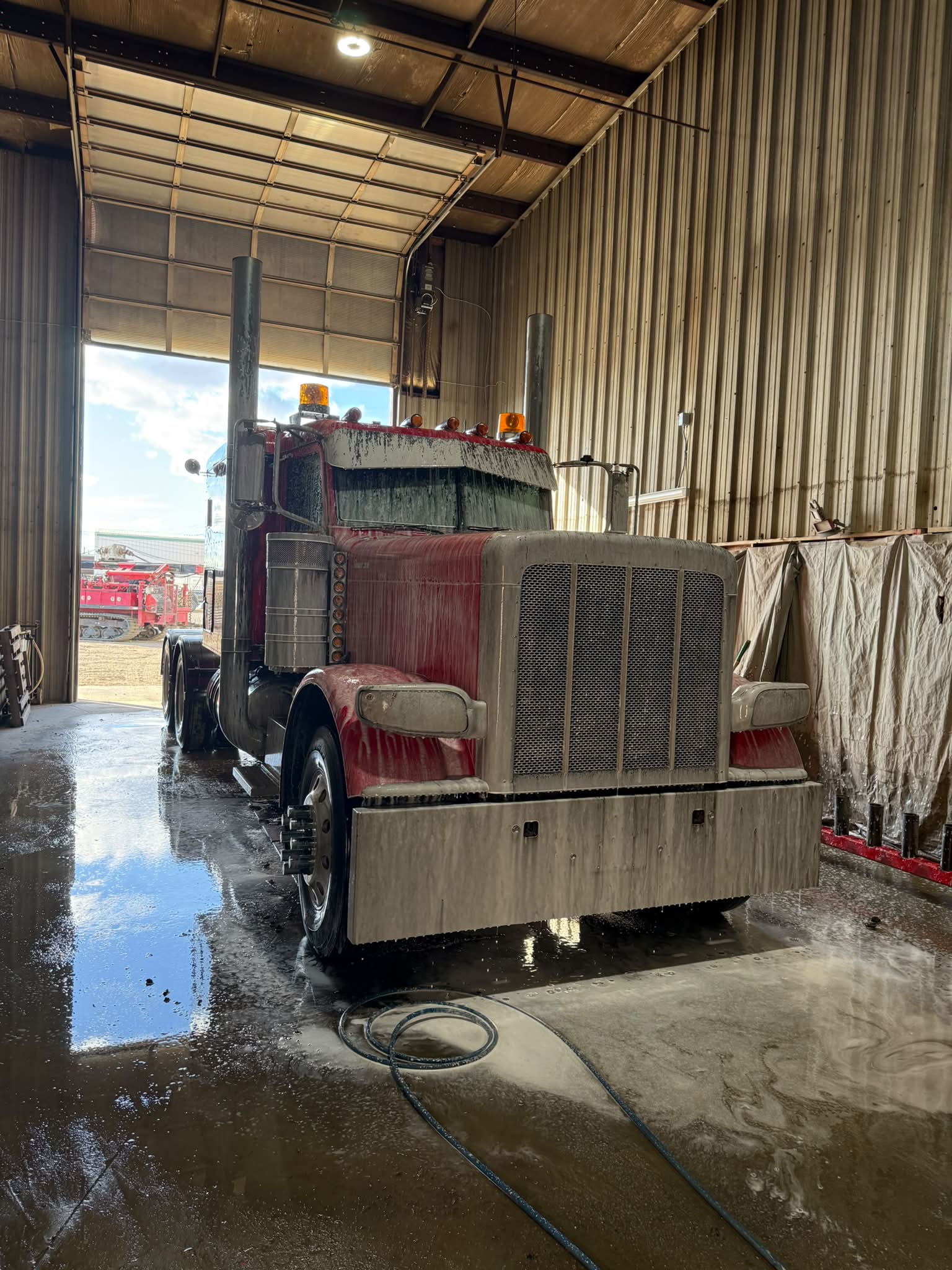 Okay question of the day for the OCD clean people (I’m not one of them) lol what’s worse scrubbing bug guts all summer or washing road salt off all winter? And how the hell do all you truckers keep that chrome so shiny rolling down the road!?
