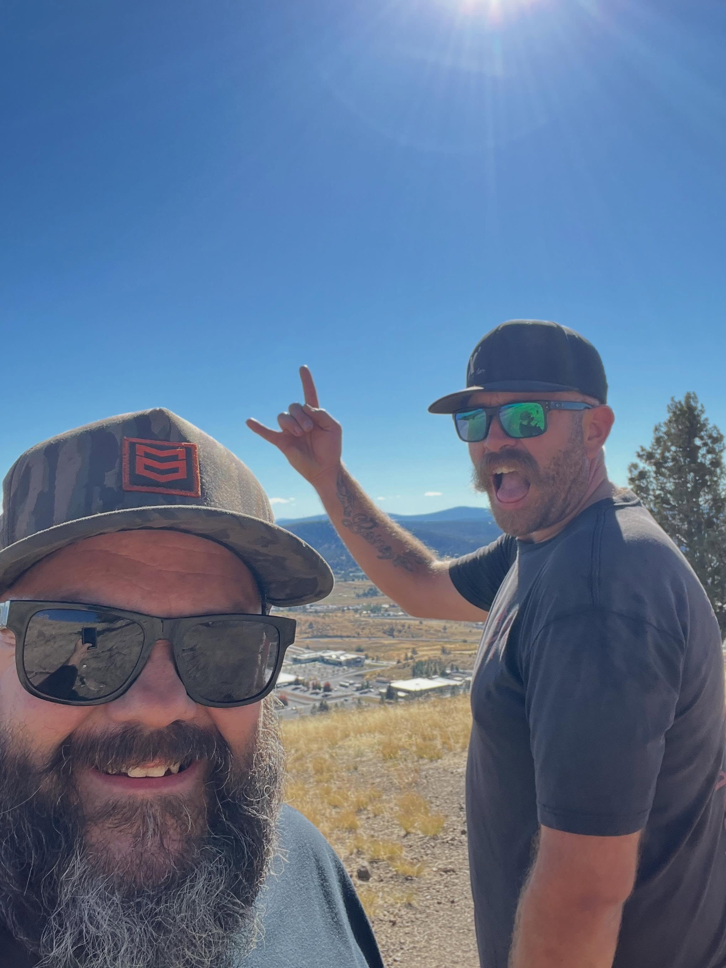 What a half day off. Thanks for putting in a track @abominable_snowdad I got a little stuck in your trench a couple times but you’ve got that long cheater track. Come on everyone let’s get going the only thing more embarrassing than being than being a fat dude walking up a hill is being a fat guy sitting in my truck eating candy bars. Shout out to my coach @brap_fit and all my @sledsend brothers!!