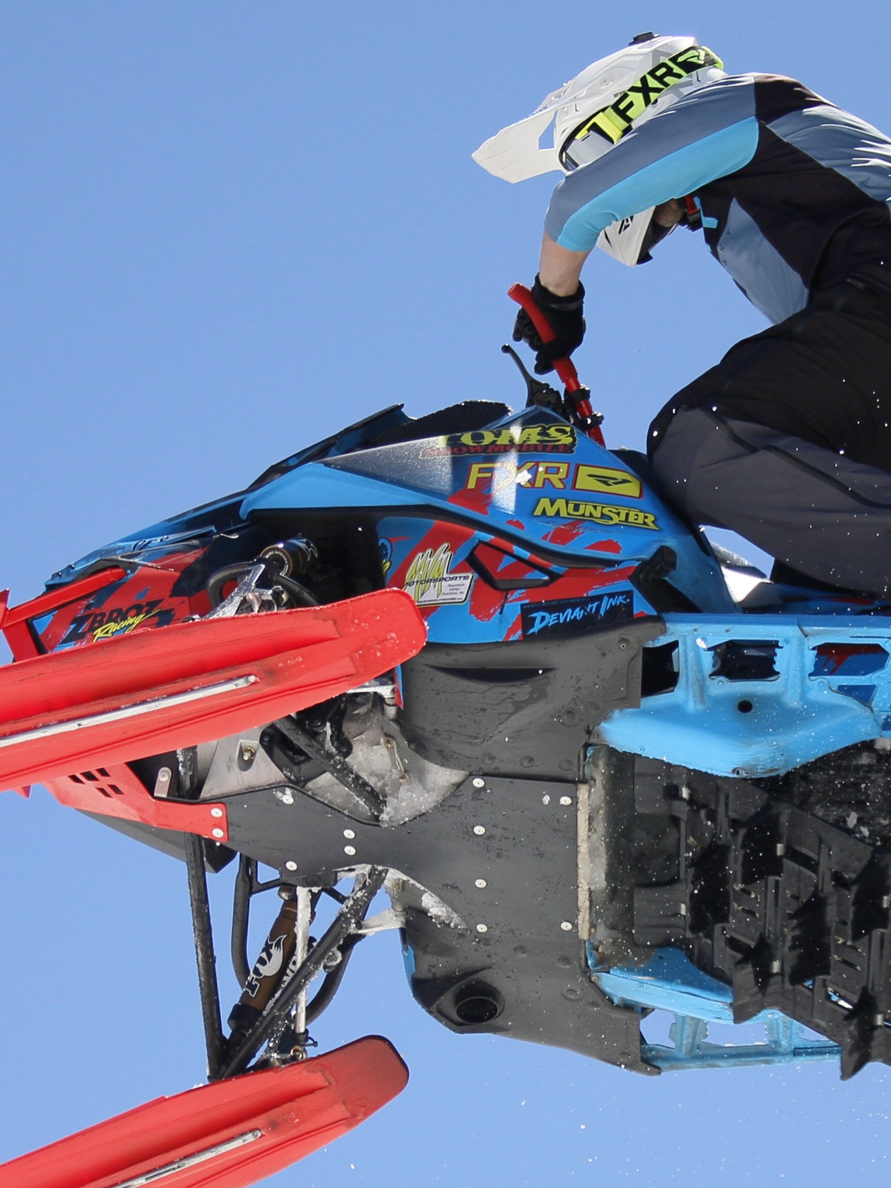 Click Click Click Click 📸  @theduncan775 

Unfortunately won’t be seeing anyone fly this spring, have fun to all those sending in Tony Grove or Cook City. I’ll enjoy the footage! Hope someone gets some crispy snaps!

@cheetah_snow @ggb_exhaust @cheetah_bars @letsrideadventures @deviantink 

#sendy
