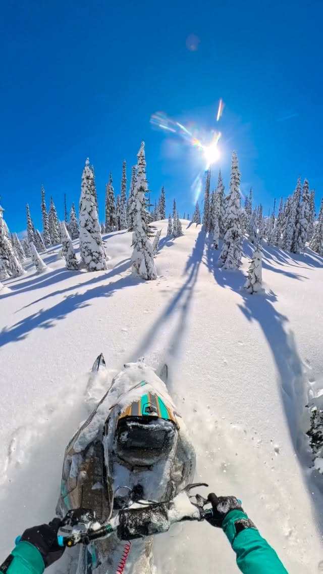 Boostin through white waves & evergreen sails 🤘🏽

@ggb_exhaust 
@oxbowgear 
@arcticfxgraphics 
@cheetah_snow 
@freshies_built 
@ridefastcompany 
@onxoffroad 
@polarissnow 
•
•
•
•
•
•
•
•
•
•
•
•
•
•
•
•
•
•
#snowmobiling #backcountry #polaris #montana #fyp