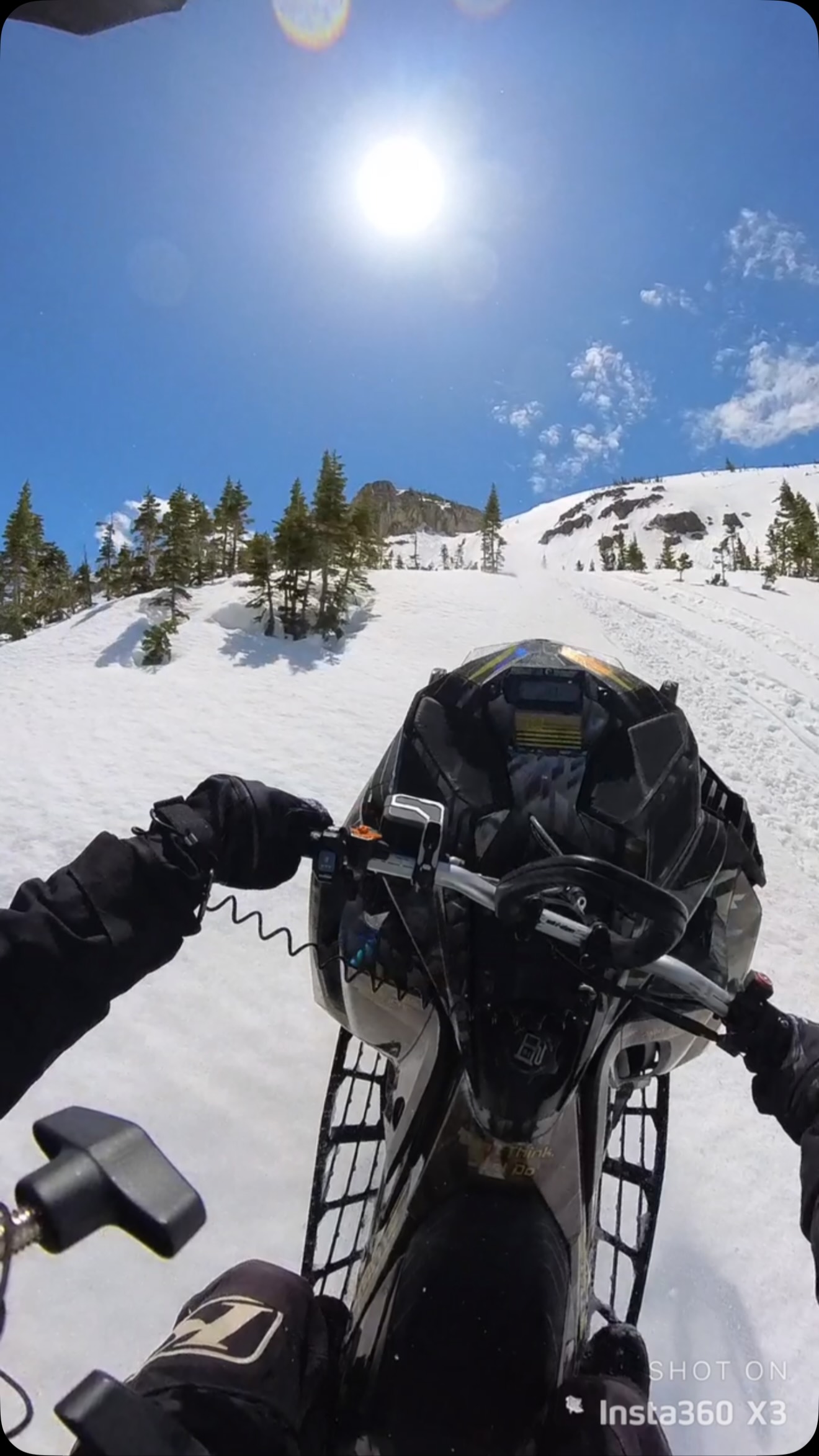 Fun Day Sunday’s just aren’t the same in the summer
#vogloves #skidoo #deviantinkwraps
