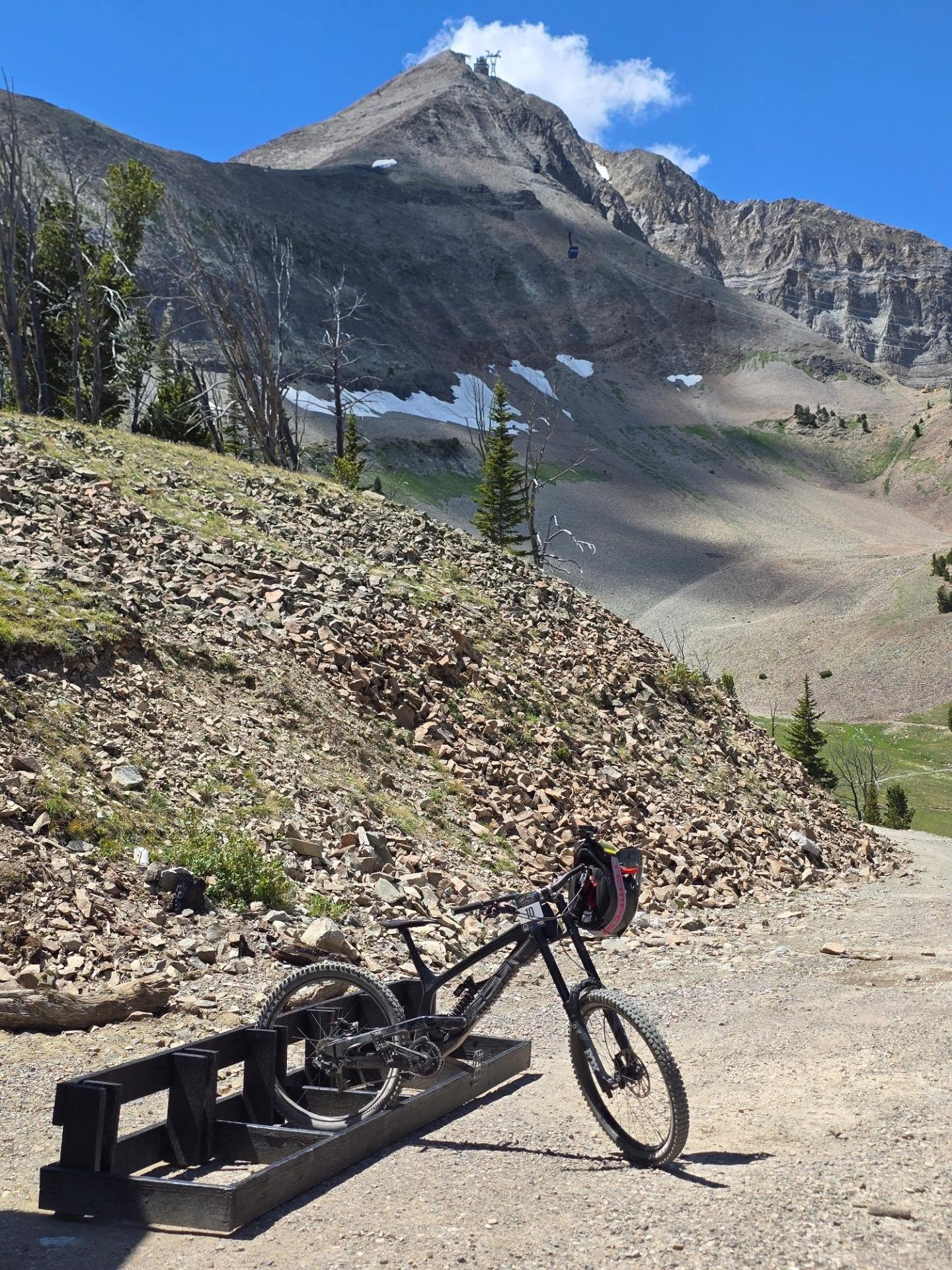 Big Sky Dirt Days has been pretty fun so far, took a second and third but still chasing that top step under Lone Peak.

#BigSkyMontana #DirtDays #downhillmtb #MountainBiking #YTtues