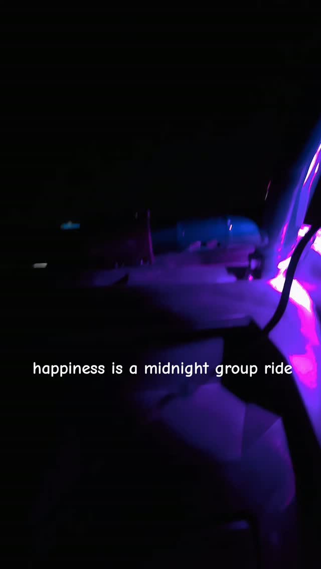 Nothing like a midnight full moon group ride 😍 
#happy #groupride #desertmisfits #offroad #nightride