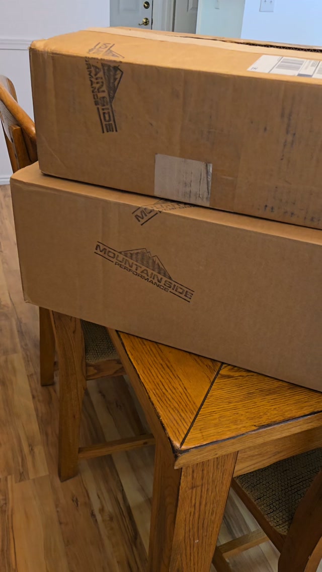 Solid packing job from @mountainsideperformance 🤙
The last few things to make sure my machine is snow ready are slowly trickling in and we should have some form of a reveal in the coming weeks! Keep your eyes open for that 👀

#snowmobile #sledsendbrotherhood #sledsend #polarissnow #mountainsideperformance