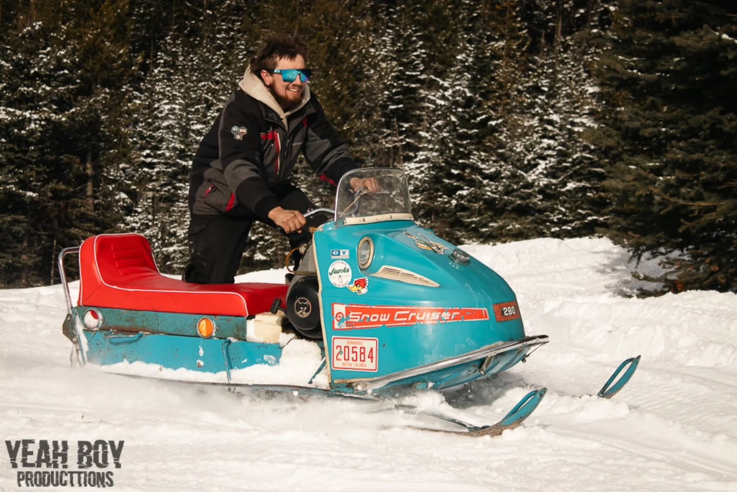 Vintage snowmobile ride 2026 @kelownasnowmobileclub @yeahboyproductions