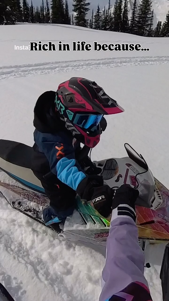 Rich in life #sledding #braap #mountains #snowmobile #love @fxrracing @fxrsnow @cycleworkswest @3sixty5designs @sledgirlz