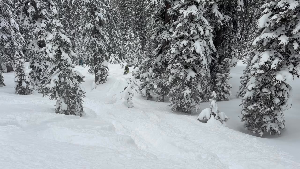 Oxbow Gear team ride was one for the books! Tons of great athletes, good times and like usual, they brought the good snow with them!! Thanks for another great year on the team Clayton Krebs!! 

📸 Ben Hancock with the sweet video, thanks buddy! 

 #oxbowgear #skinzprotectivegear #klim #journeyfarther #zbrozracing #polarissnow #boost #forceturbos #cyclesnsleds #polaris #prormk #155track #pocketox