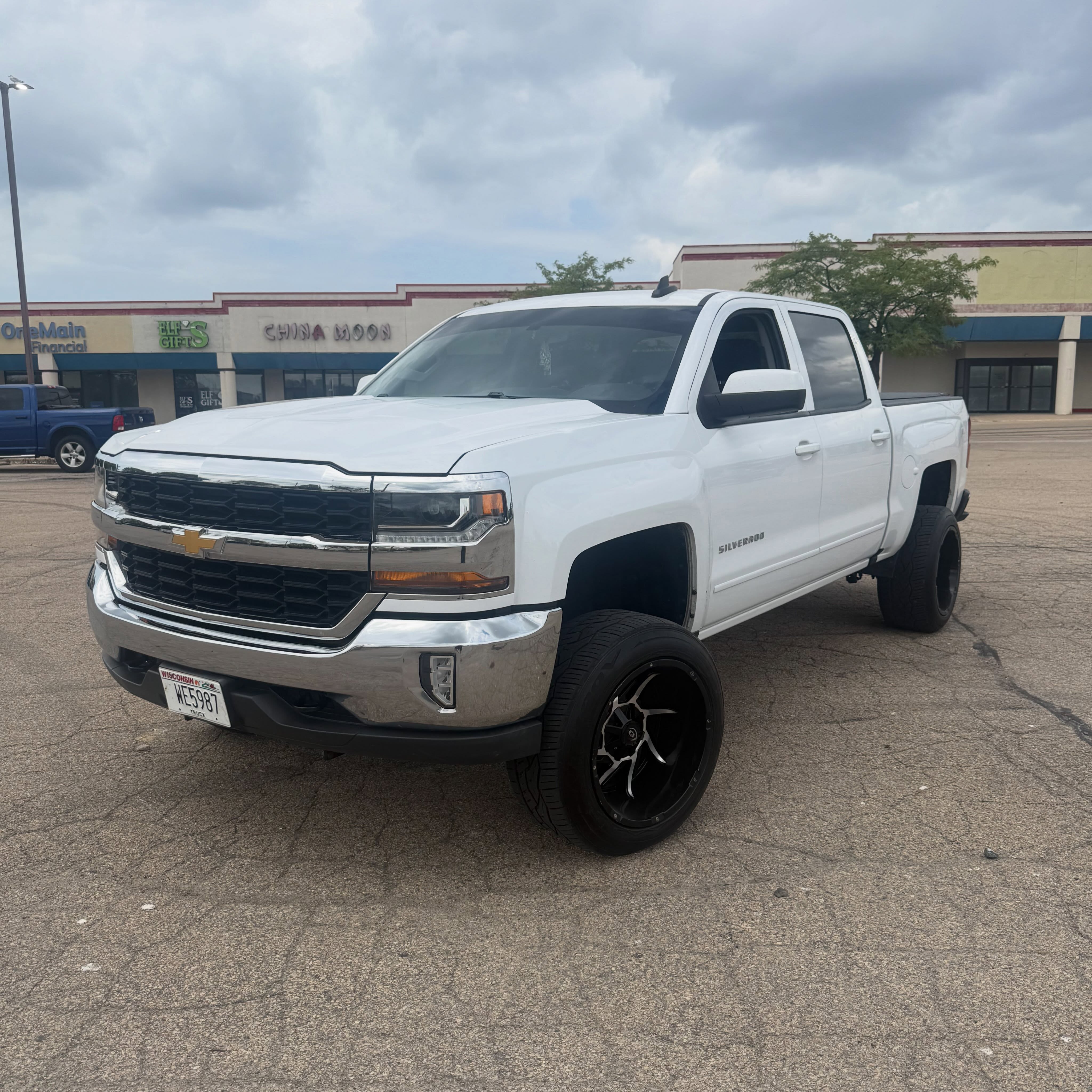 Fresh 4.5” @zoneoffroad lift kit installed, along with a 3” @mbrpexhaust cat back system. #lifted #silverado #zone #mbrp