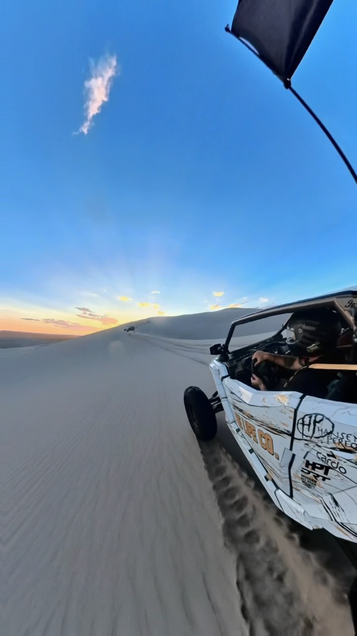 Who’s out chasing sunsets this weekend? #sunset #fyp #utvfx #utvfxgraphics