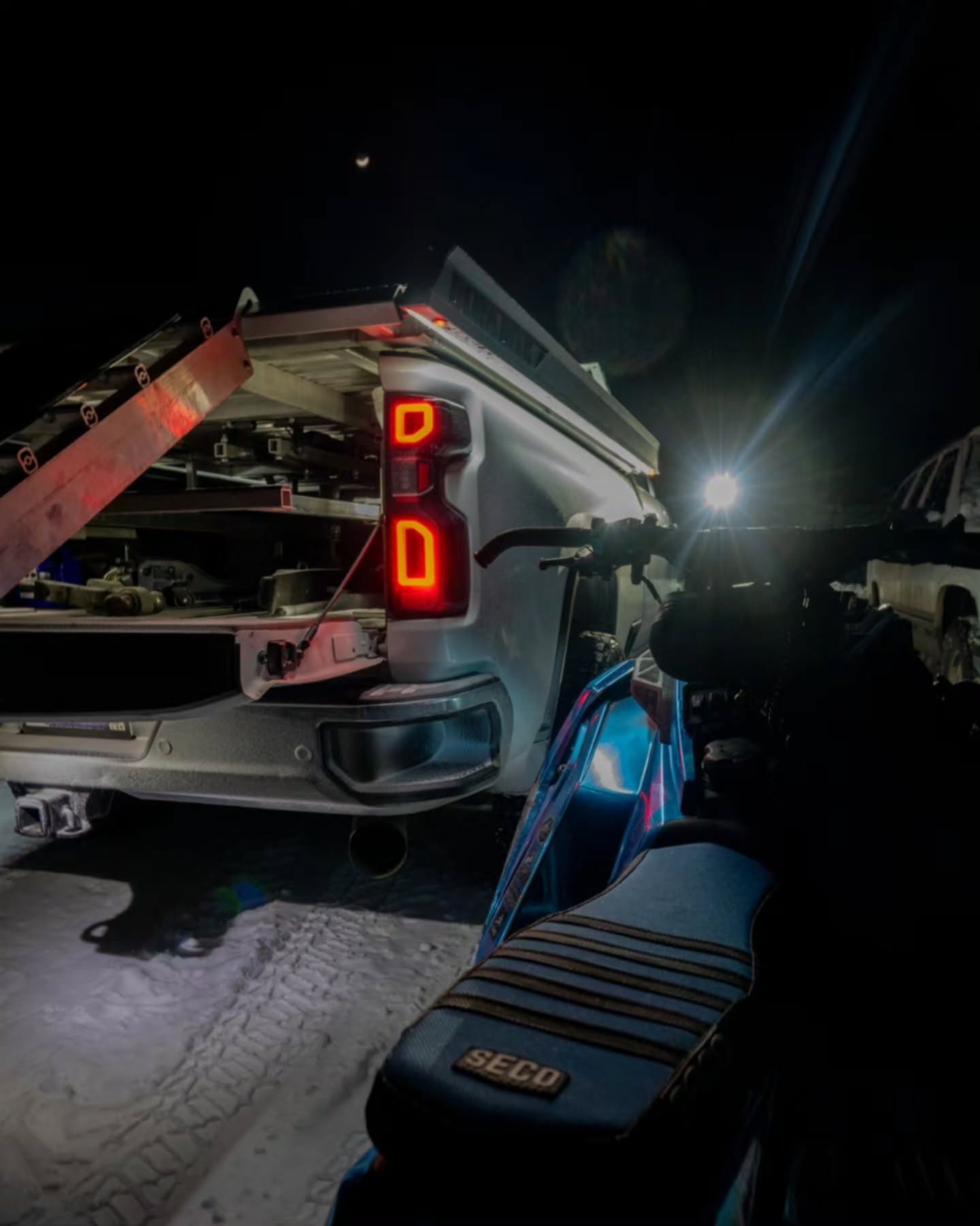 Unloaded and ready for a night ride. 😎🌙

@oxbowgear (Save 10% with the link in my bio)