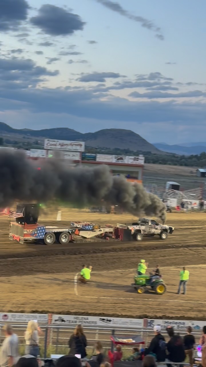 @mountainwestpullingnationals in Helena was epic!!! So many badass trucks! The power was insane. These are just the diesels (my favs)

#dieselpower #diesel