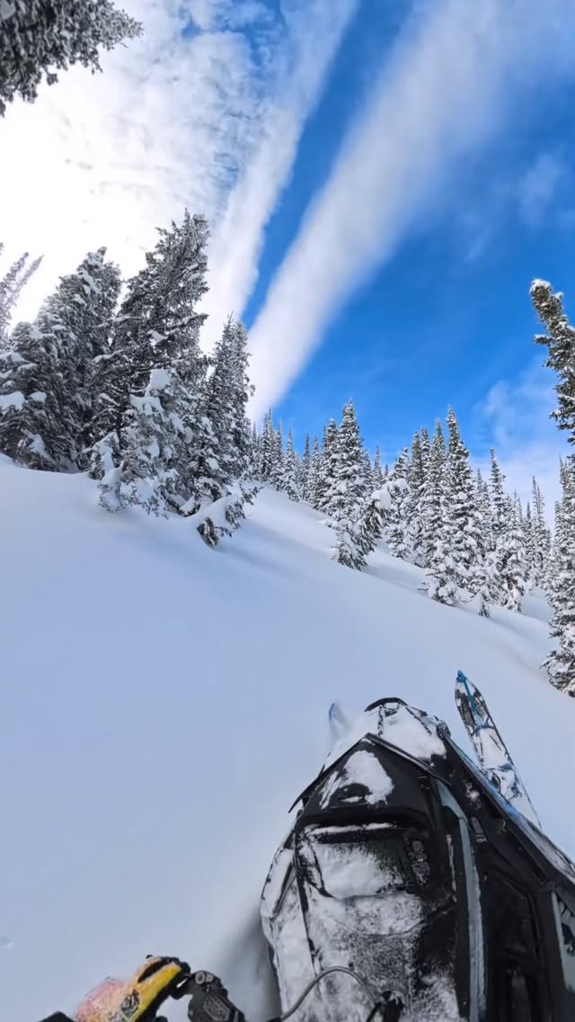 Well the @oxbowgear yearly ride was a blast. Timing couldn’t have been better for a fresh reset. Tons of fun with a bunch of great rippers! 
.
.
.
#snow #backcountry #polaris #powder #boost