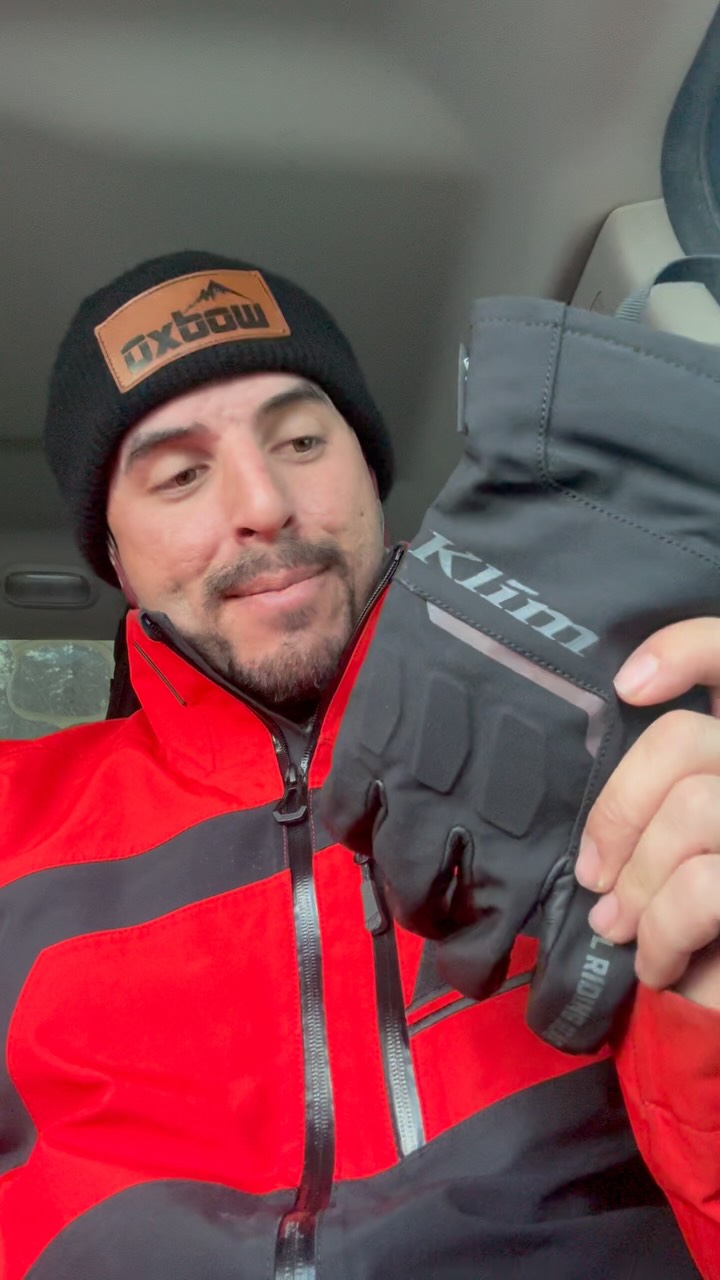 This may be the best glove of all time, the @klim spool GTX is a glove i use every ride and keep a spare or two on the sled.! 
 @mountain_skillz has every Klim product you’ll need for this upcoming winter