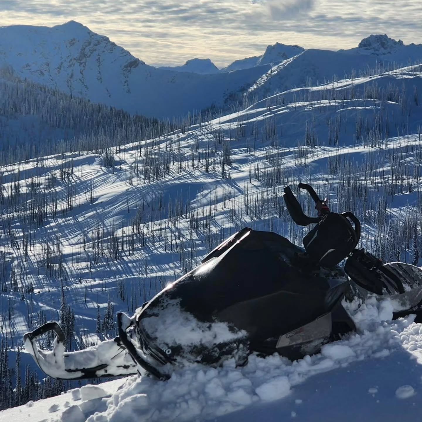 Cant wait for that first ride of the season! 

@skidoo 
@xerocomposites 
@backwoodsbmp 

#thatskidoofeeling 
#snowmobile
#powder 
#pnw
#mountainviews