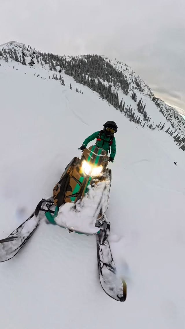 Nothing but the good times 😎🤘🏽

@ggb_exhaust 
@oxbowgear 
@arcticfxgraphics 
@cheetah_snow 
@freshies_built 
@ridefastcompany 
@polarissnow 
@onxoffroad 
@insta360snow 
•
•
•
•
•
•
•
•
•
•
•
•
•
•
•
•
•
•
#snowmobiling #backcountry #polaris #montana #fyp